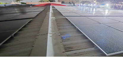 Detalle de paneles fotovoltaicos instalados